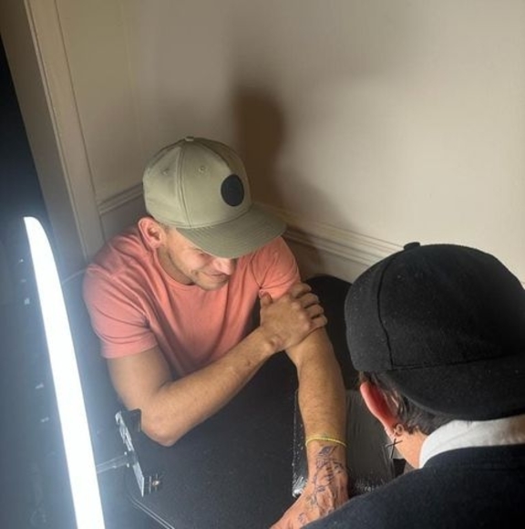 Meet your Posher, Carlos - Picture 1 of 1